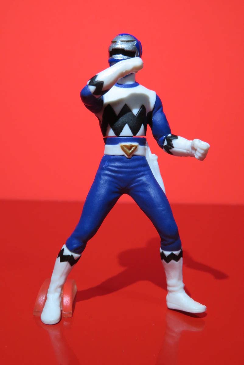Amazon.co.jp: 星獣戦隊ギンガマンフィギュア ギンガブルー : おもちゃ